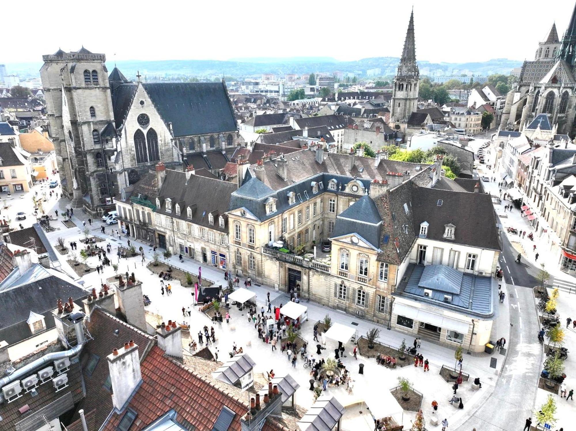 Suite - Le Monge - Dijon Centre Historique Экстерьер фото